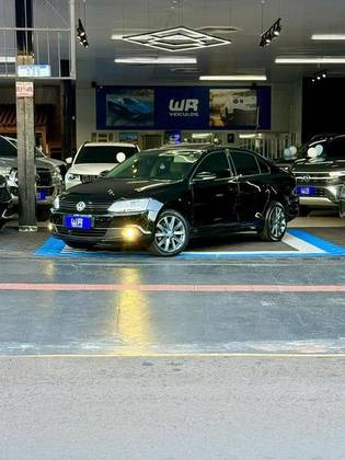 VOLKSWAGEN JETTA 2.0 COMFORTLINE FLEX 4P TIPTRONIC
